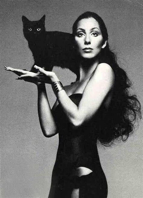 Casting Spells and Stealing Hearts: Cher's Powerful Witchcraft Performances
